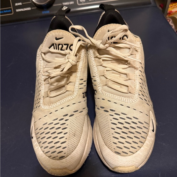 Nike Shoes - Nike Air Max 270